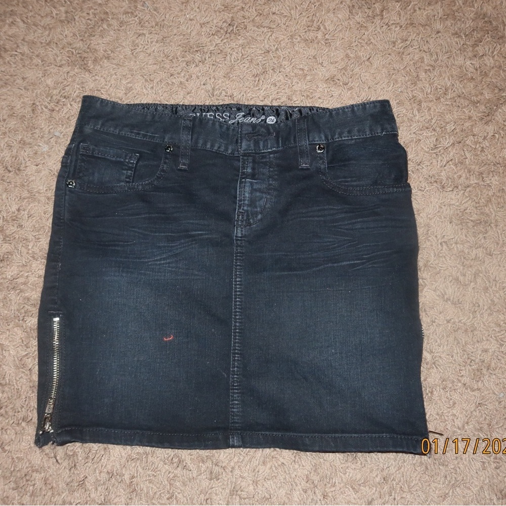 Guess Dark Denim Mini Skirt Zipper Detail Size 24 Y2K Streetwear Grunge